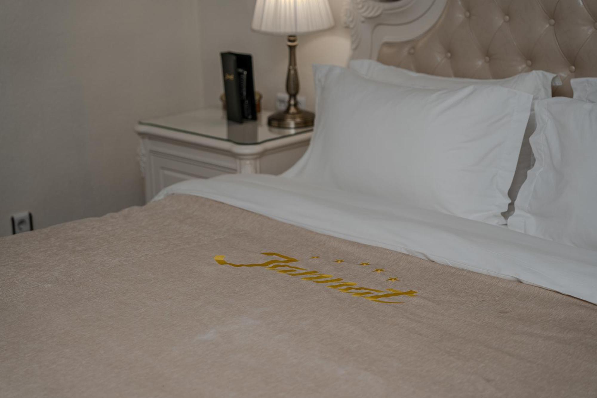 Jannat Regency Hotel Biskek Kültér fotó
