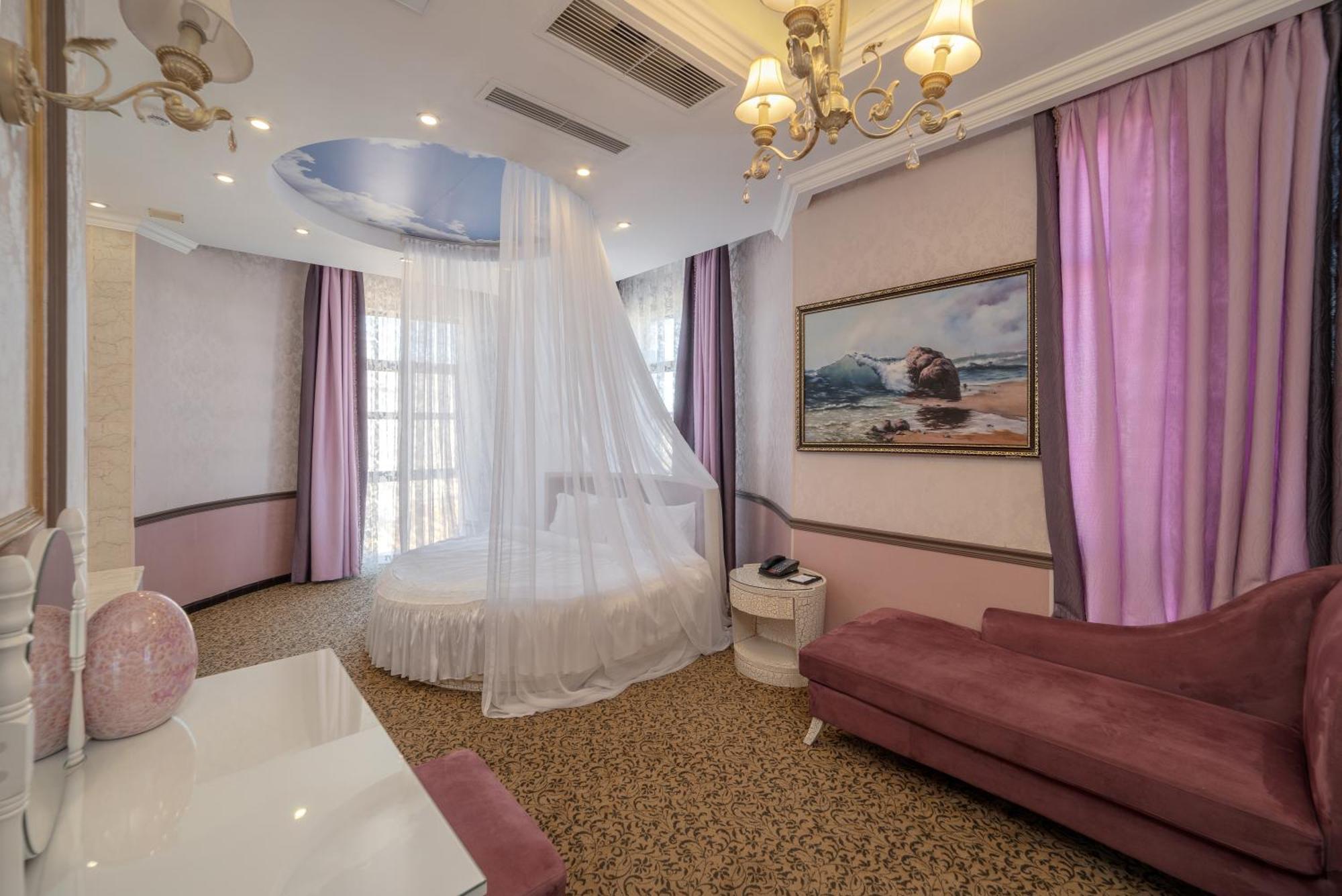 Jannat Regency Hotel Biskek Kültér fotó
