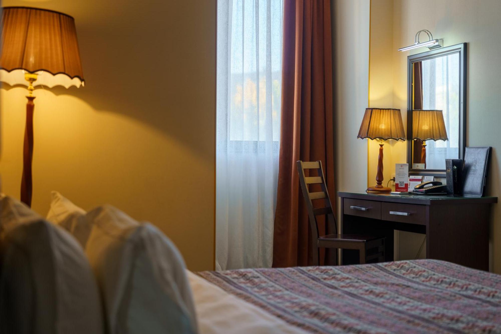 Jannat Regency Hotel Biskek Kültér fotó