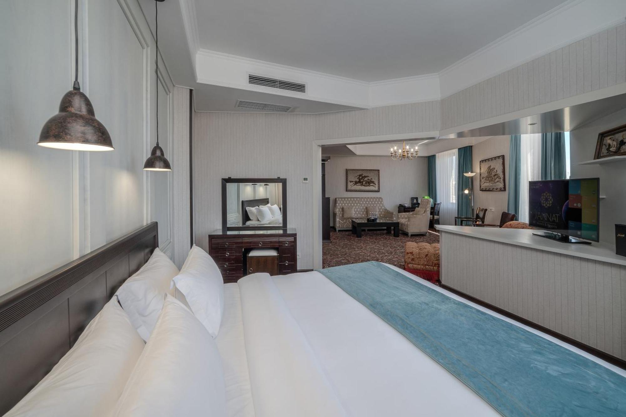 Jannat Regency Hotel Biskek Szoba fotó