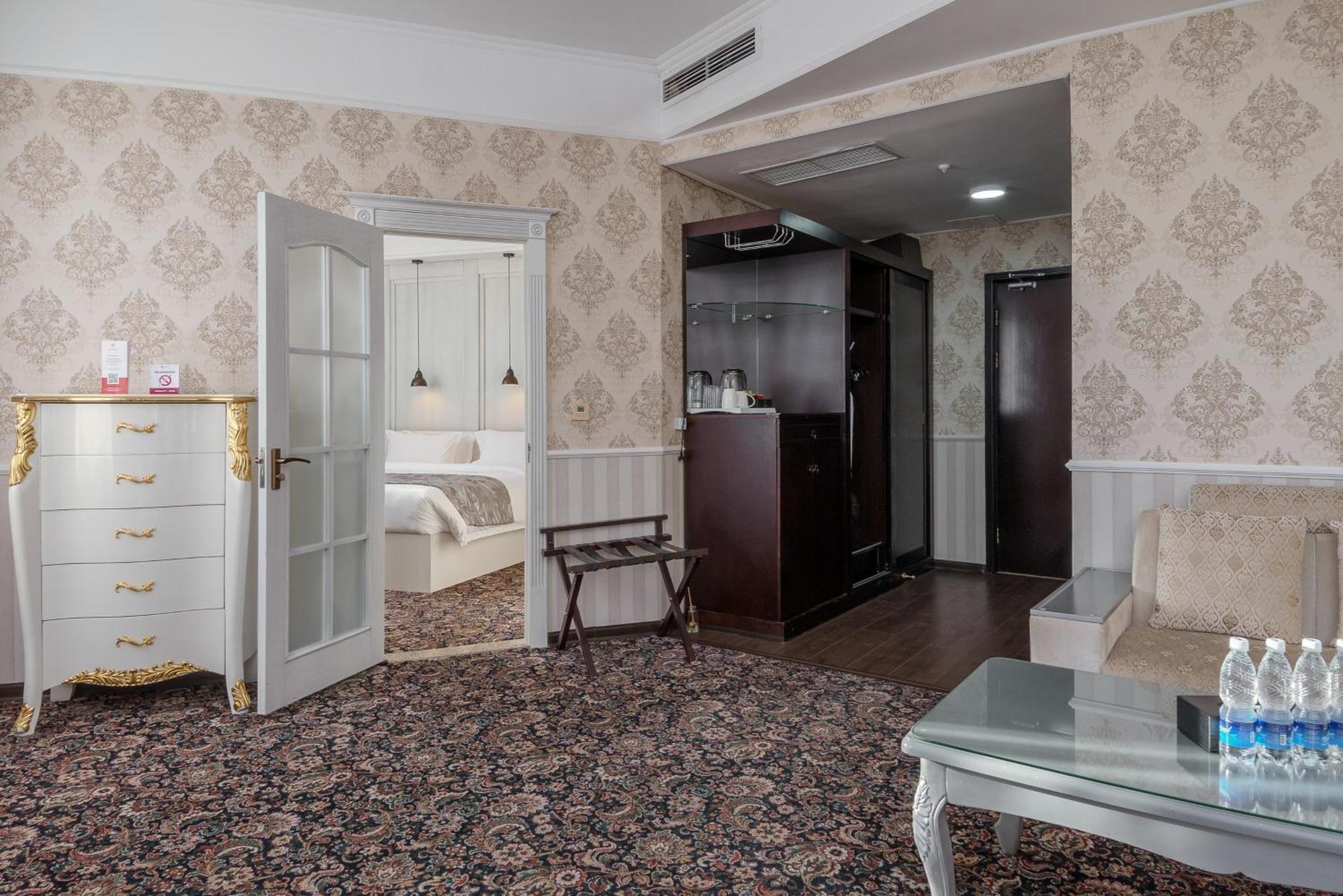 Jannat Regency Hotel Biskek Szoba fotó
