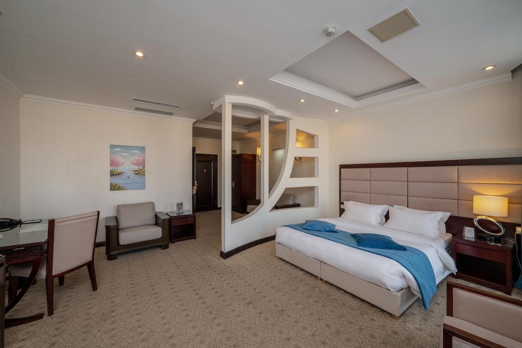 Jannat Regency Hotel Biskek Szoba fotó