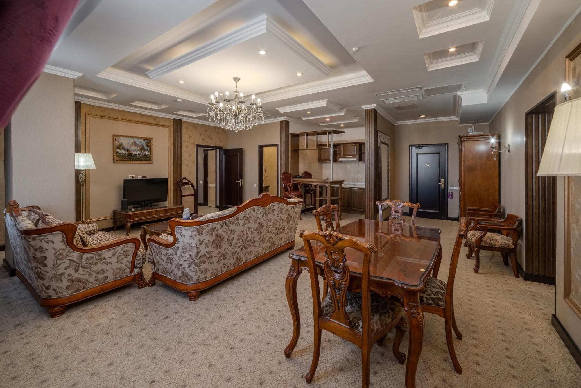 Jannat Regency Hotel Biskek Szoba fotó